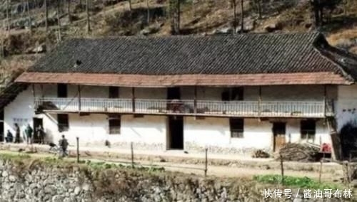  【回村】自己原有的宅基地，非农户口是否可以回村翻建房屋？看完就明白了！