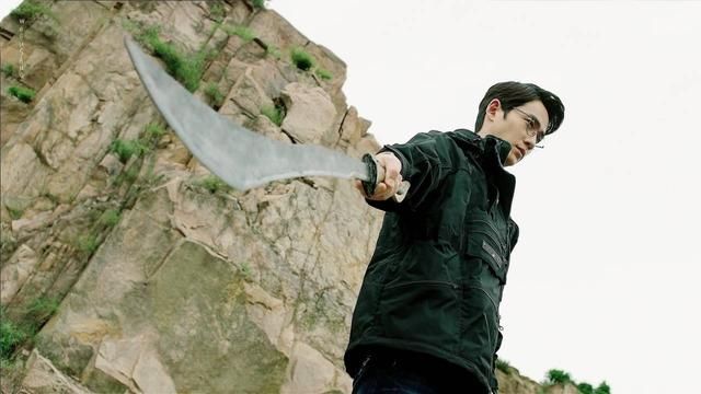 这条官博令人咋舌，被小笼包要求道歉，求求你们放过朱一龙吧!