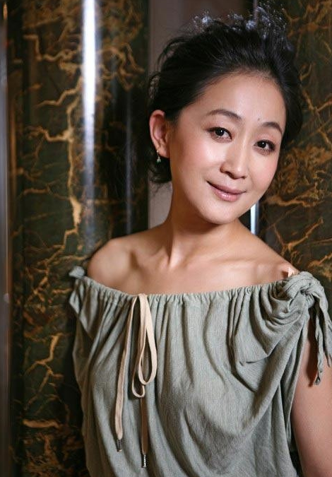 张艺谋抢她,陈道明最欣赏她,无婚姻无丈夫,