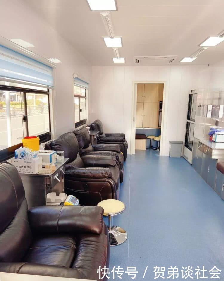 南大街又添了一道文明南通新风景 它全新亮相