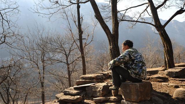 6旬老人隐居深山21年, 一辈子未结婚