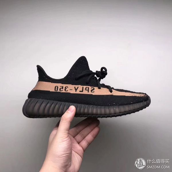 还记得侃爷当初那句人手一双YEZZY吗?