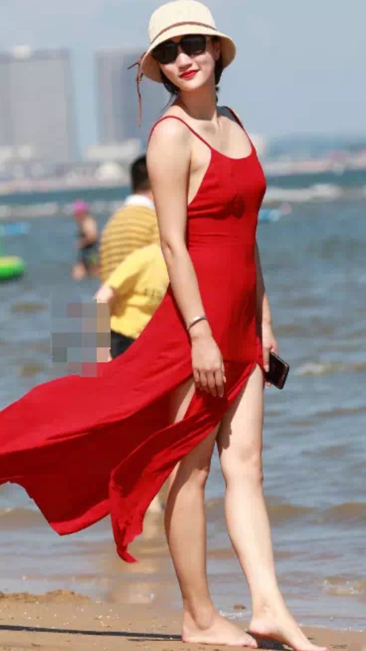 可惜了这个封面放不下美女的大长腿！戳进来看！