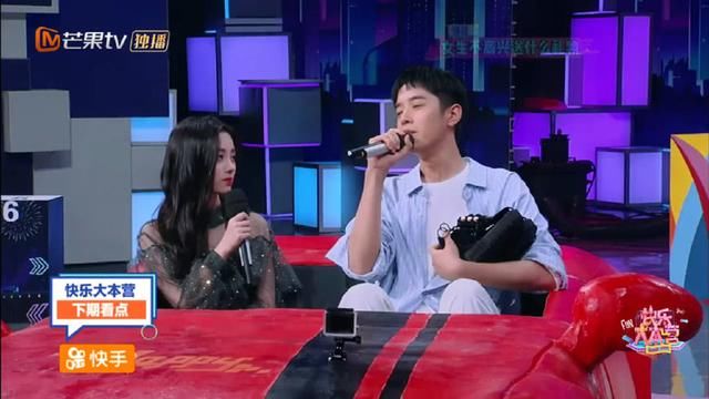 宋茜和鞠婧祎：女神与小学生的差距！