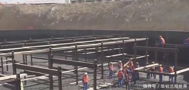 中国第一高楼随风摆动，被游客质疑不稳固？网友：不摆动更危险