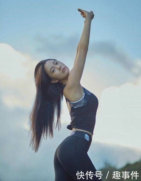 [ 时尚]美丽穿搭时髦感强，青春洋溢！，街拍美女：身材有型的小姐姐