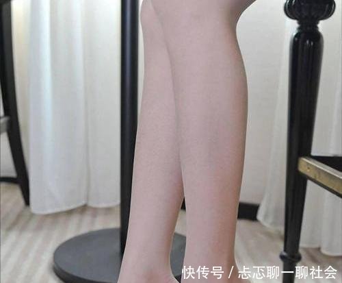 十分精致的尖头细高跟，简约的纯色，特别容易搭配