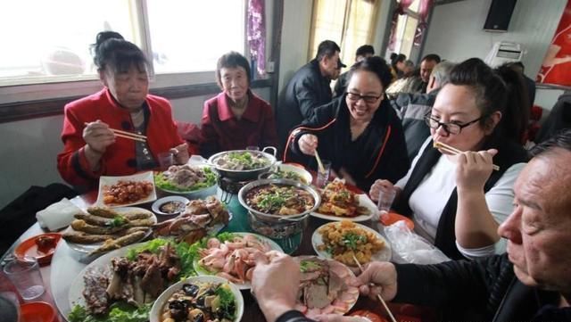  酒席：在农村，碰上这3种酒席，有钱也别参加，虽然花不多但助长