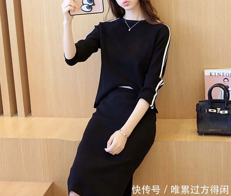 小脚裤赶紧扔了吧!现在早秋流行:针织衣+烟管裤,更显高级美