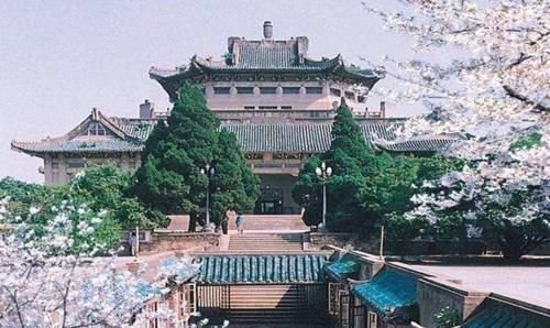 看樱花何必挤武汉大学？这些大学同样种植着樱花，别有一番美景