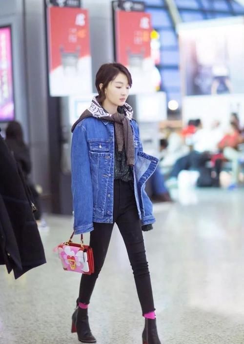  『针织衫』早春不知道怎么穿？针织衫帮你解决大问题，减龄还时髦