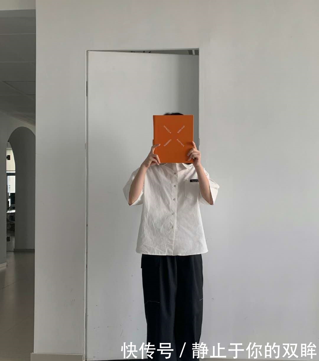  「小妹」白衬衫一不小心穿成酒吧小妹or房产中介？那是你不会穿！