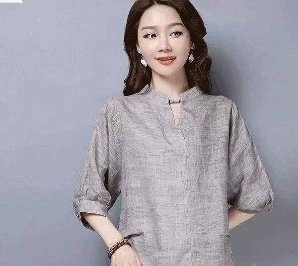  『显瘦』妈妈们担心太胖没有衣服穿？试试这几款棉麻衫，减龄，显瘦