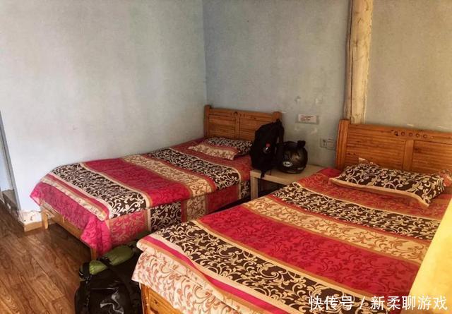 你的宝马标志是不是贴上去的?