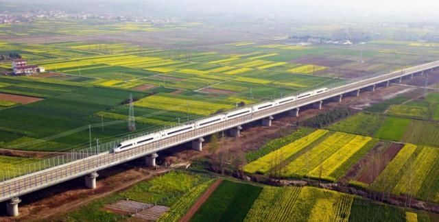  交通网络|穿越秦岭！中国修建史上十分艰难的铁路，时速仅250公