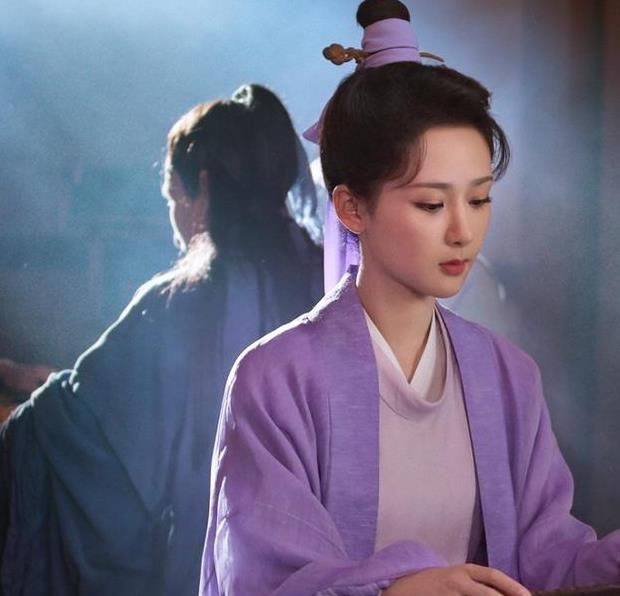 杨紫:月里嫦娥，真是红的发紫