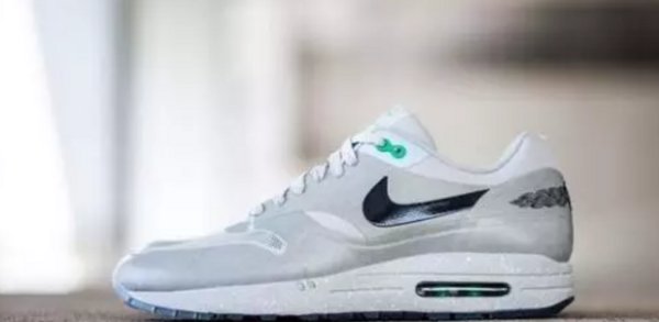 陈冠希在巴黎“摆摊”，用15年时间证明made in China是一种骄傲!