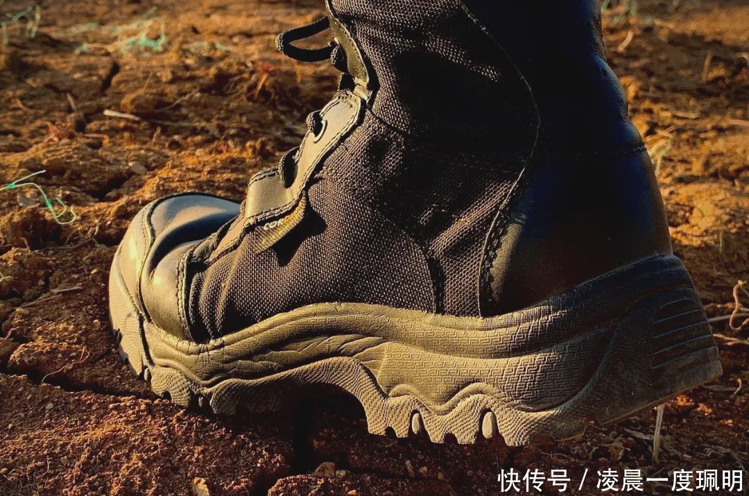 面料■单只仅重364克!夏季战靴之选还得是“中国龙”系列呀!