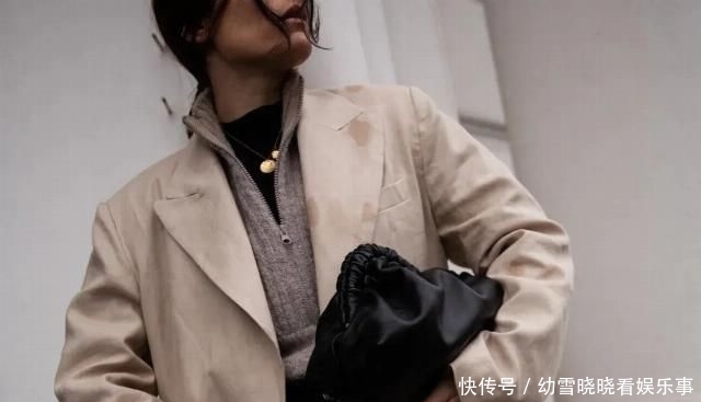  『人民币就』云彩包太爆火！除开BV也有这种知名品牌能够下手