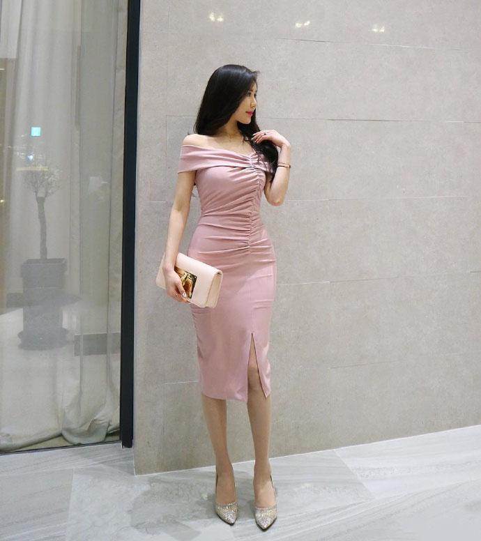 街拍: 尽显女子时尚优雅的连衣裙，小姐姐个个打造完美女神范