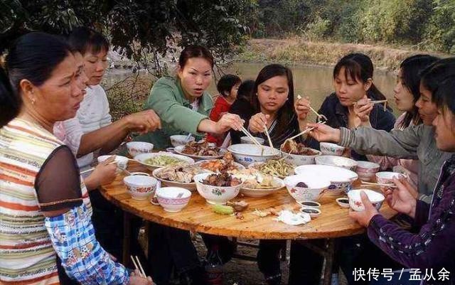 农村4大现象困扰很多家庭，农民既无奈又害怕，看看你们村有吗