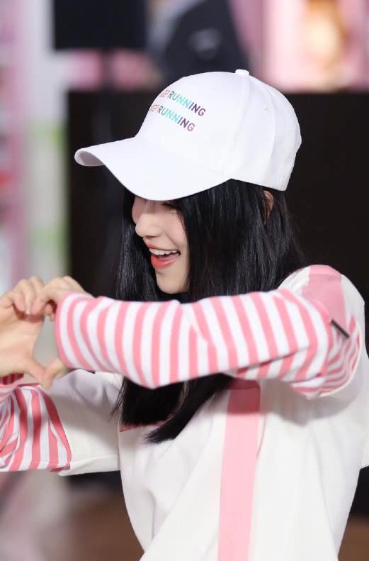 杨颖五五分身材大曝光!比陈赫还尴尬,这条绿色裙子是最大的败笔