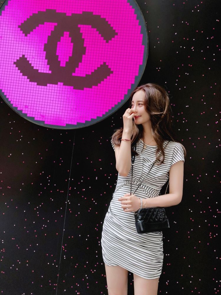 交际场合要靓一点，看看下图夜店连衣裙，高贵气质女神不用装