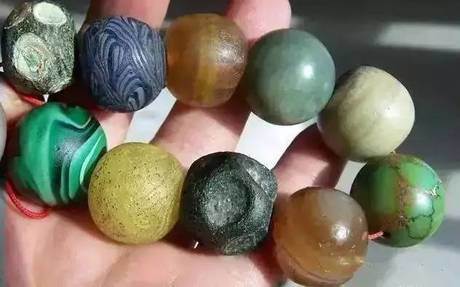 玩说   最辣眼睛文玩搭配全在这儿了！附正面教材！