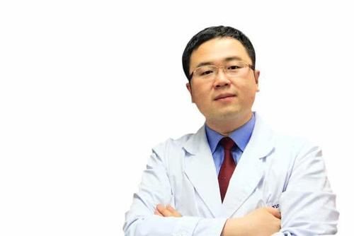  『韧带撕裂』崴脚脖子只要能走就没大事儿？医生辟谣：韧带损伤请不要忽视！