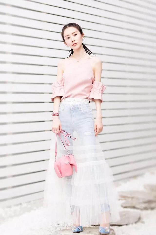 今秋流行裙子+裤子,让你轻松变身酷girl,还不来学习一下