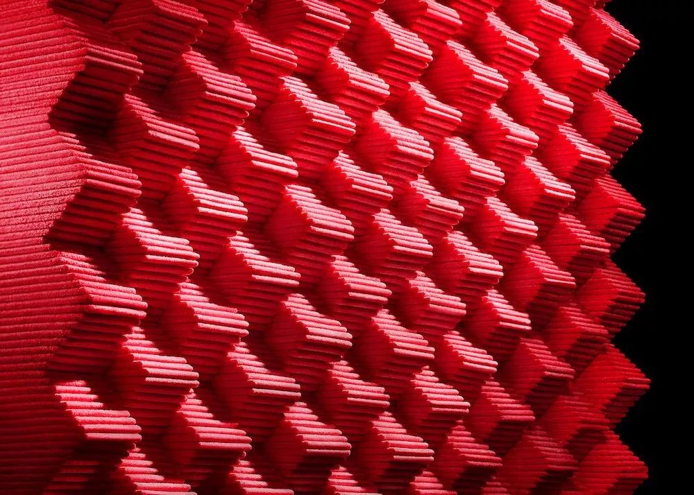 【设计师】物体排列之美，这个摄影师用大量食物堆成建筑，看起来