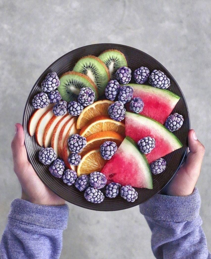 INS上的假白富美蹭明星热度狂练硅胶臀，还熬夜P图P到肾虚?