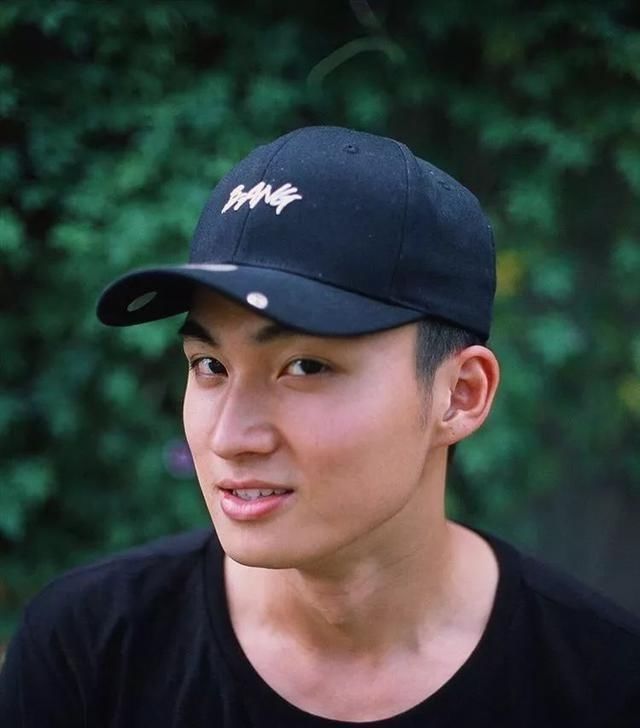  [爱回家之开]他入行仅四年就获4项大奖提名，未来TVB最值得期待的男星是他