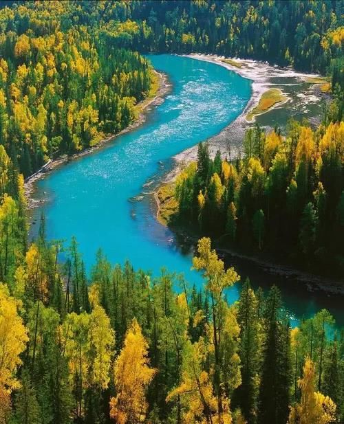 喀纳斯湖——中国最美的变色湖