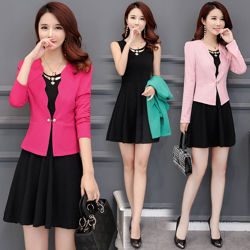 现在穿连衣裙真的太土了!瞧瞧今秋刚出的套装，一款比一款洋气