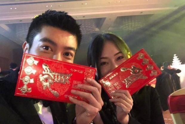 霍思燕和杜江参加《红海行动》庆功宴,夫妻俩