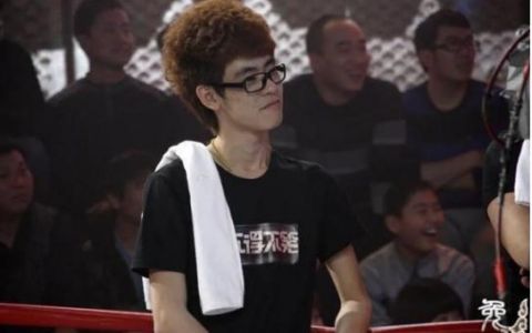 『流量』张云雷创造了多个“奇迹”，把他当成流量明星，恐怕是委屈了他！