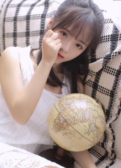 街拍:可爱小姐姐萝莉照,确实是好看极了