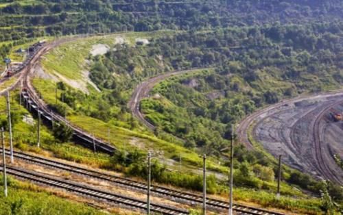  「开采」中国第一露天煤矿，煤层厚度55米，开采200年，如今竟成