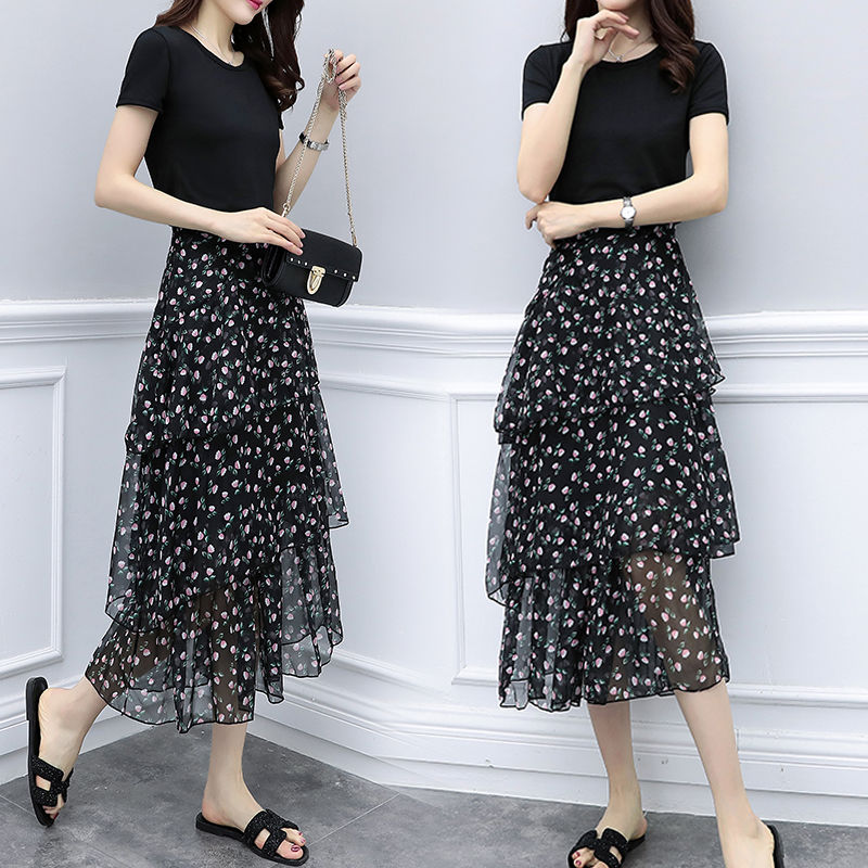 腰粗臀大的女人别傻傻穿紧身裤了，瞧瞧这些大码装，上身不瘦都难