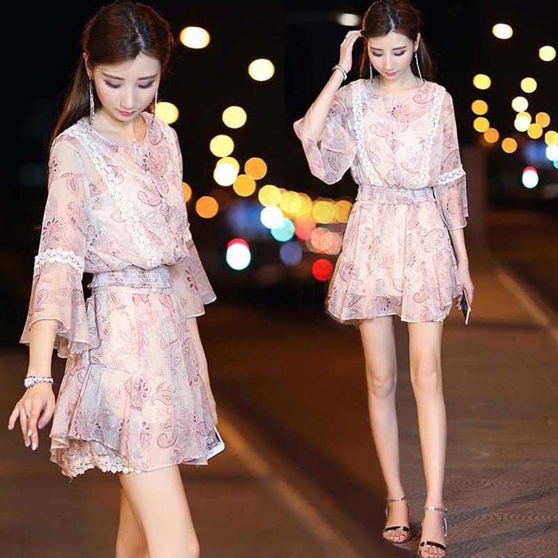 30女人尽量别裙子配高跟鞋，不适合!这样穿短裤套装才性感凉爽