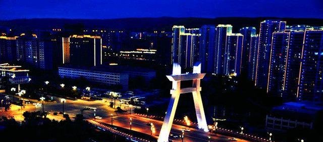  「全国」中国地级市最少的省，面积全国第4，仅2个地级市，还有