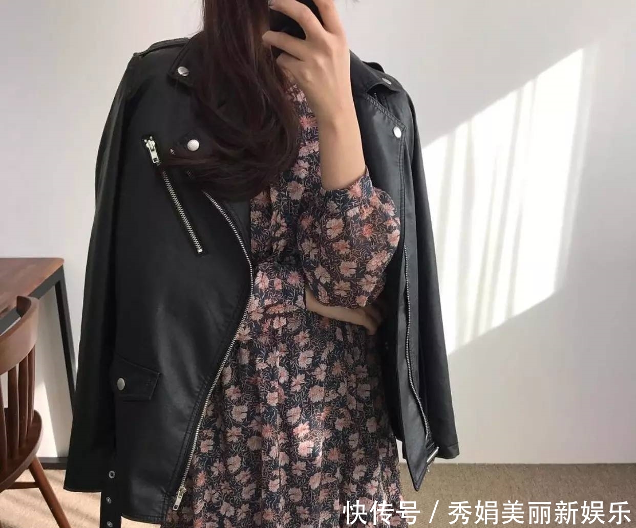 『毛衣』印花穿不好，连娜扎都变土气了，只有get这2点，才能秒变小仙女