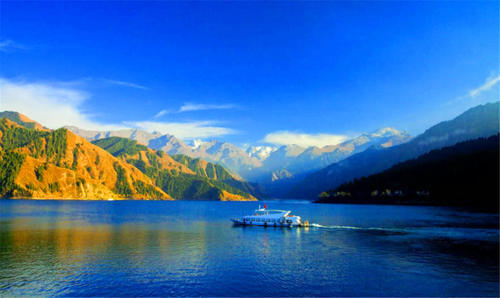 我国最晚睡觉的地方，晚上10点才天黑，那里的美女格外漂亮