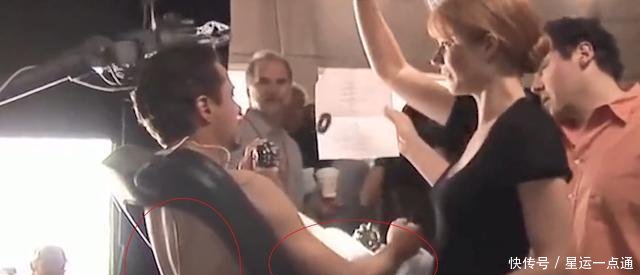 『看起来』《钢铁侠》中,唐尼胸口的洞是怎么来的制作方式让人意想不到