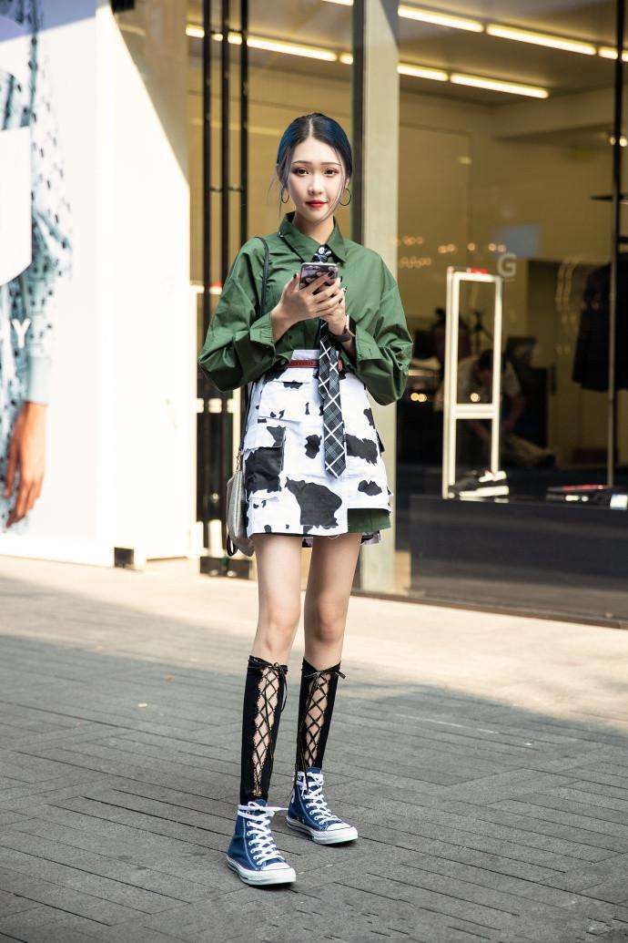 简洁大方的搭配单品, 更能为你增添自信的魅力!