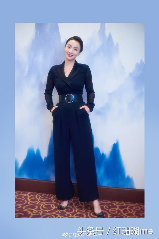 高颜值连体裤套装 当个冻龄女神不是梦 不让马伊琍陶虹专美