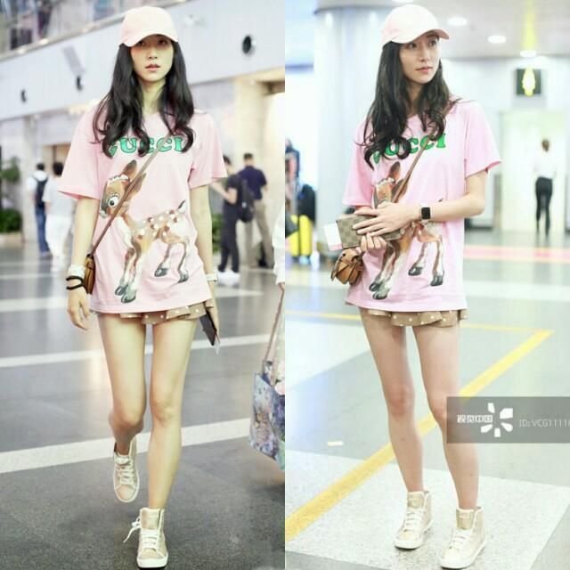 35岁韩雪和18岁欧阳娜娜穿同款短袖，哪里看得出来相差17岁