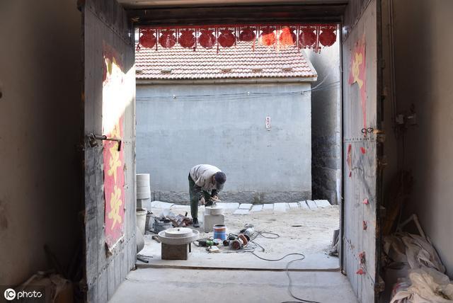  「石磨」67岁老人坚守43年，3天做1个老物件，300元1个卖断货订