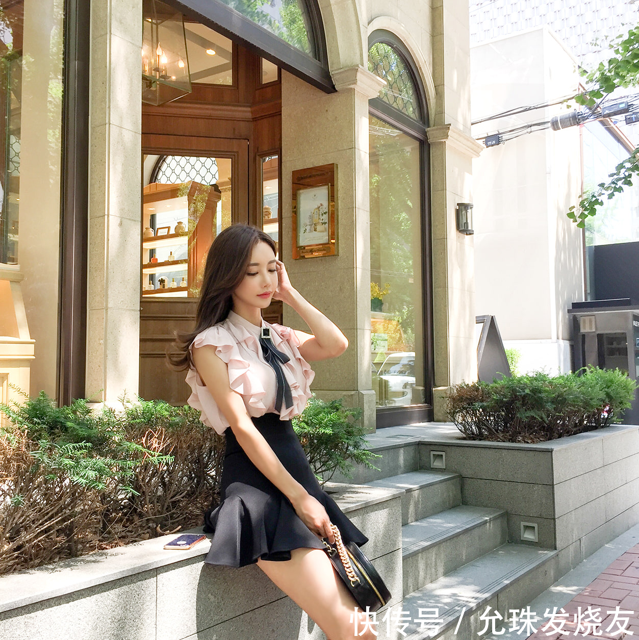 孙允珠繁花双色吊垂嫩叶无袖衫